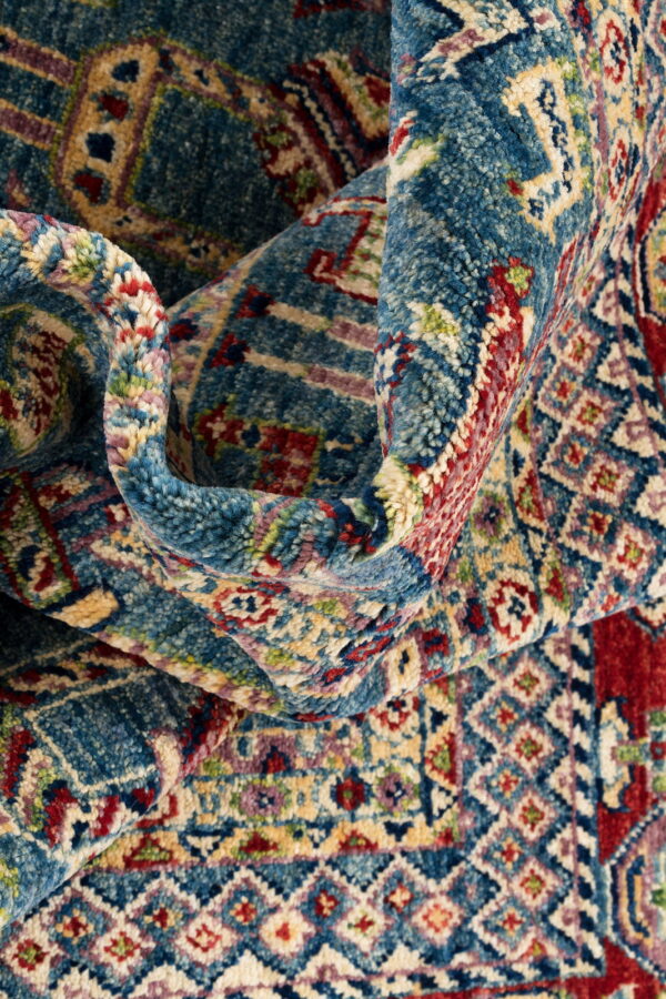 Aryana Rug 234cm x 168cm / 7'8'' x 5'6'' - Image 2