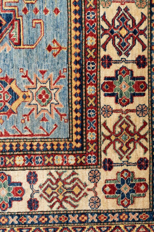 Fine Kazak Rug 262cm x 173cm / 8'7'' x 5'8'' - Image 4