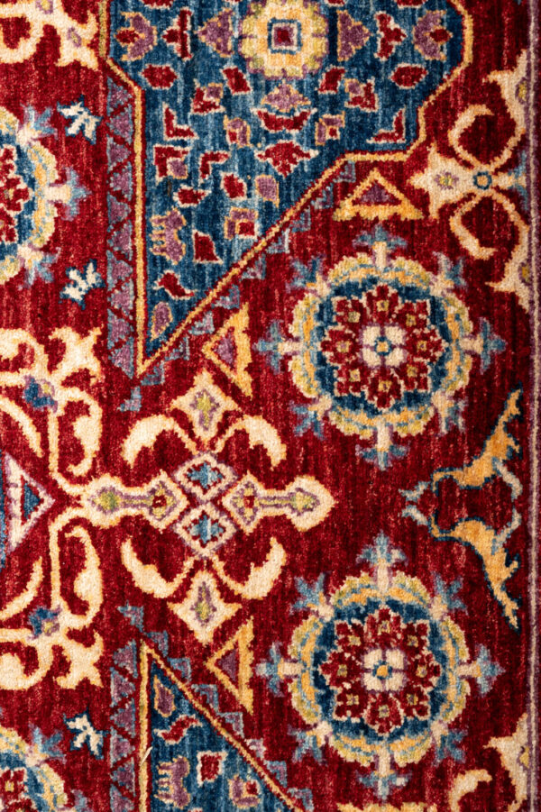Fine Chob Rang 296cm x 244cm / 9'8'' x 8' - Image 5
