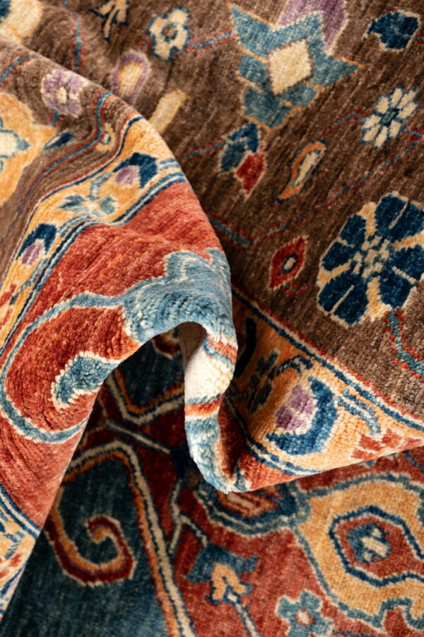 Chob Rang  300cm x 240cm / 9'10'' x 7'10'' - Image 2