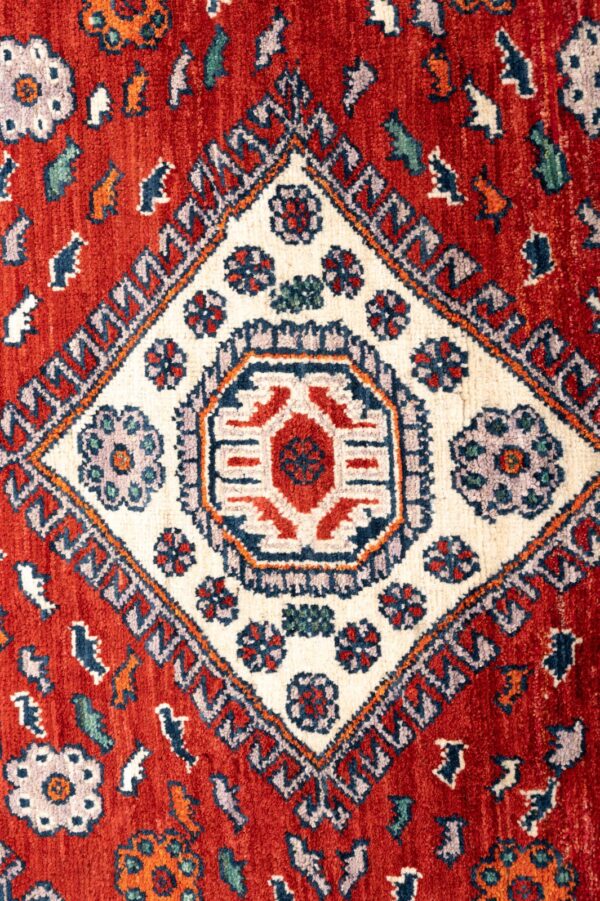 Abshar  314cm x 193cm / 10'3'' x 6'4'' - Image 4