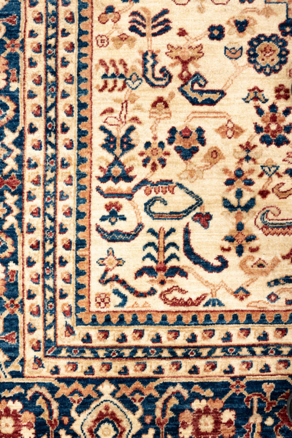 Fine Chob Rang  300cm x 208cm / 9'10'' x 6'10'' - Image 6