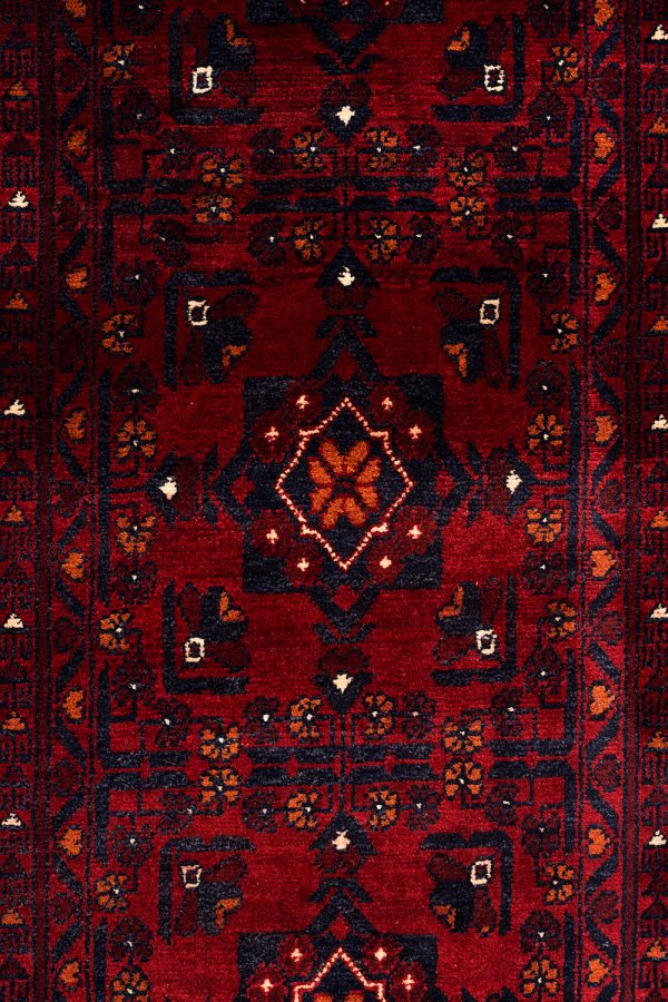 Khan 960cm x 80cm / 31'5'' x 2'7'' - Image 3