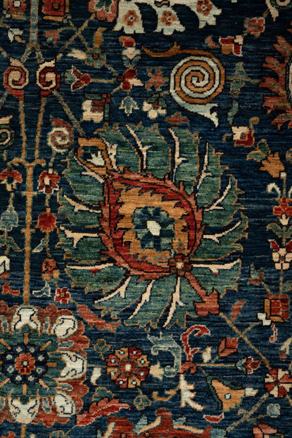 Fine Chob Rang  357cm x 280cm / 11'9'' x 9'2'' - Image 3