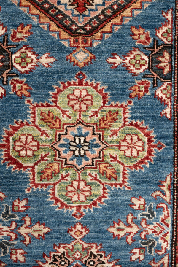 Fine Kazak 276cm x 77cm / 9' x 2'6'' - Image 6