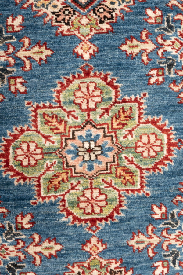 Fine Kazak 276cm x 77cm / 9' x 2'6'' - Image 9