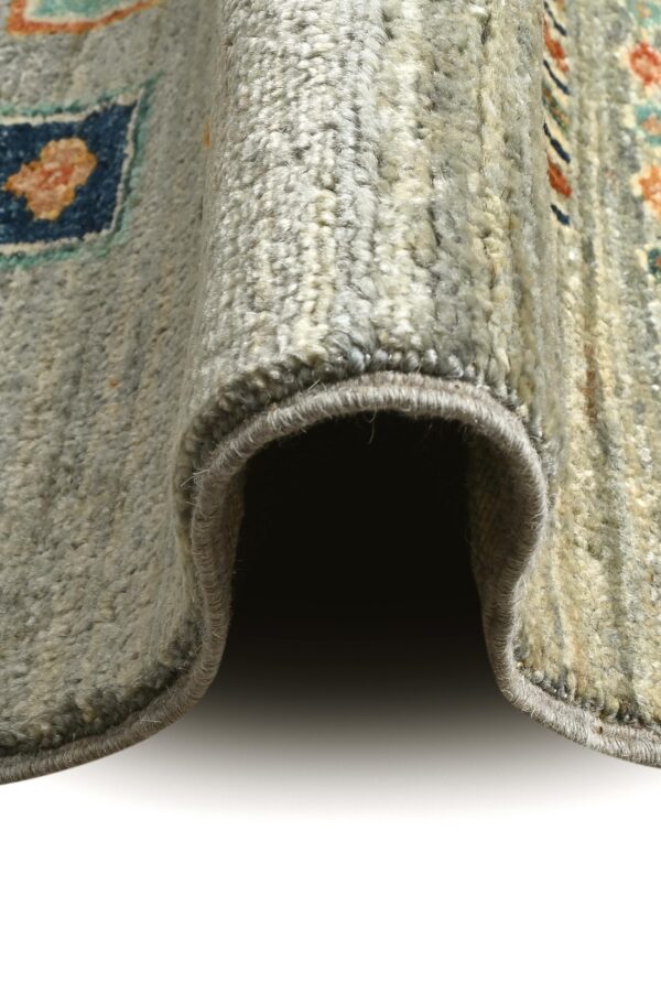 Sultani 309cm x 250cm / 10ft 2in x 8ft 3in - Image 5